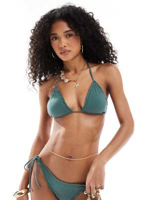 Pull & Bear - Strukturiertes Triangel-Bikinioberteil in Grün