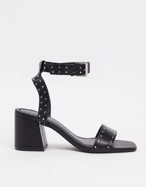pull and bear sandals