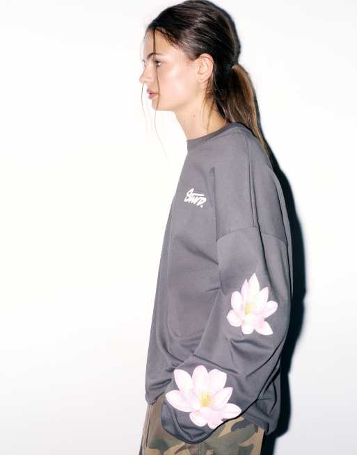 Pull&Bear Stwd flower graphic t-shirt in grey, 4 of 7