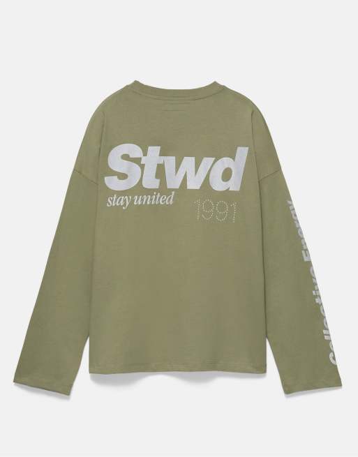 Pull&Bear Stwd foil graphic t-shirt in khaki, 7 of 7