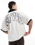 [Pull & Bear] Pull & Bear STWD graphic football polo in white XL WHITE