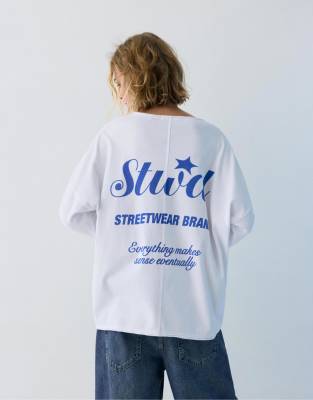 Pull & Bear - STWD - T-Shirt in Tiefblau mit Ziernähten