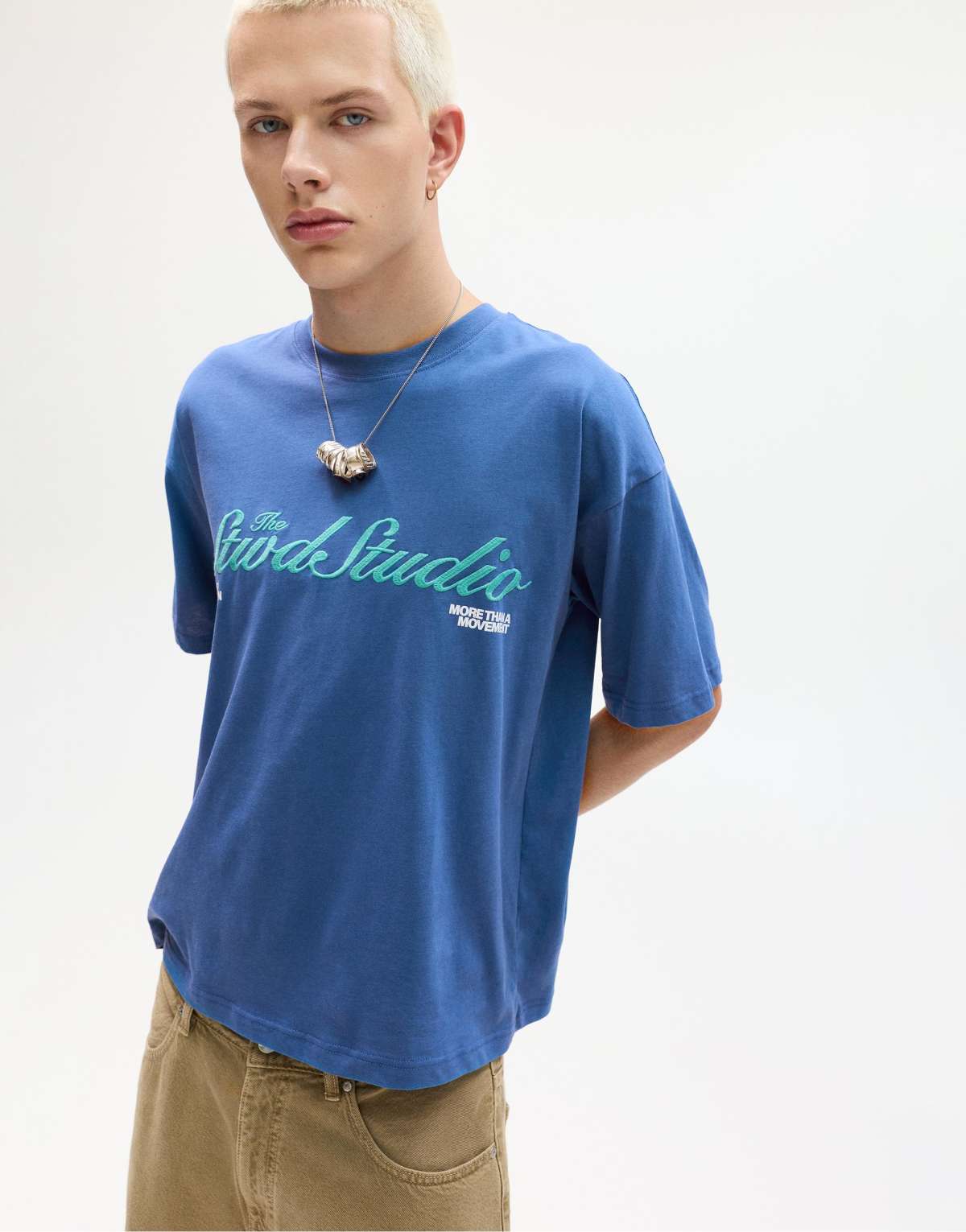 Pull&Bear Stwd t-shirt with embroidered detail in deep blue