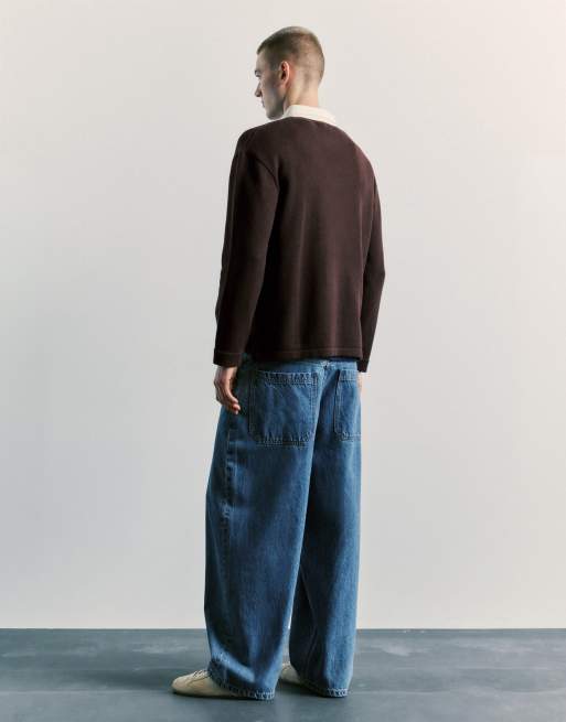 Pull&Bear suède polo shirt met lange mouwen en graphic in donkerbruin, 2 van 7