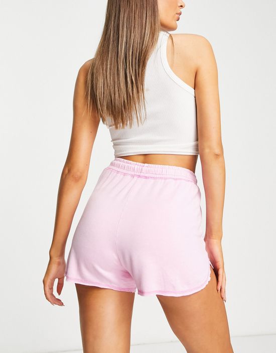 https://images.asos-media.com/products/pullbear-super-soft-brushed-jersey-shorts-in-pink/202847536-2?$n_550w$&wid=550&fit=constrain
