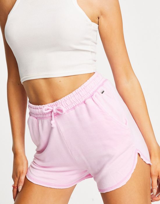 https://images.asos-media.com/products/pullbear-super-soft-brushed-jersey-shorts-in-pink/202847536-3?$n_550w$&wid=550&fit=constrain