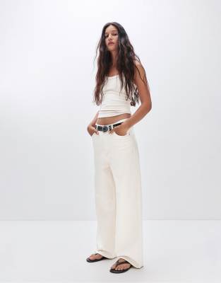 Pull & Bear - Superweite, zerrissene Jeans in Beige-Neutral