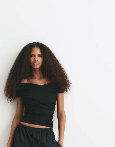 Pull&Bear – Surplice – Svart topp med bardotringning - view 1
