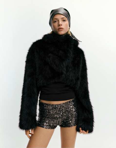 Pull&Bear – Svart kappa i fuskpäls och kort design - view 1