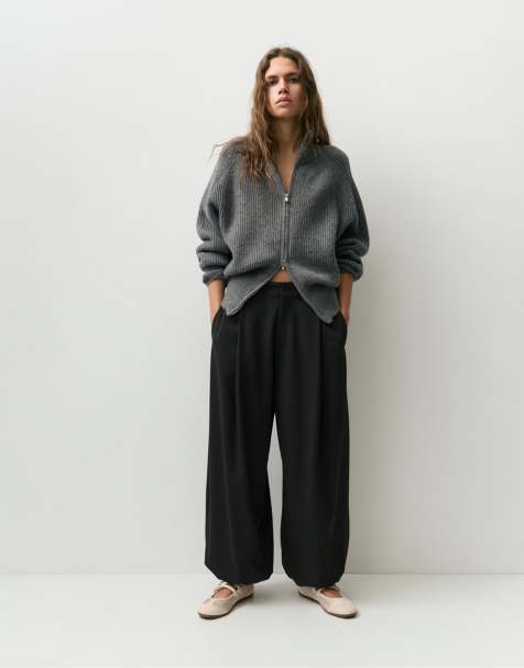 Pull&Bear – Svarta ballongbyxor med veck - view 1