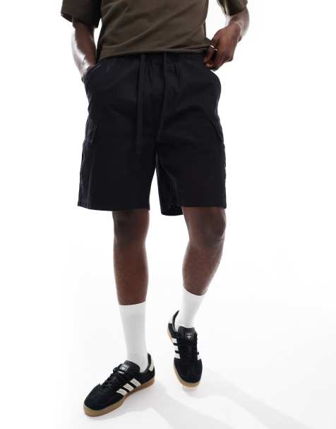 Pull&Bear – Svarta bermudashorts med cargofickor - view 1