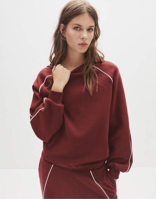 Pull&Bear – Sweatshirt in Burgunderrot mit Paspelierung in Kastanienbraun