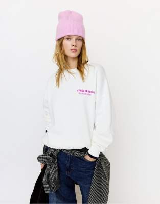 Pull & Bear - Sweatshirt in Eisweiß mit „Après Season"-Print