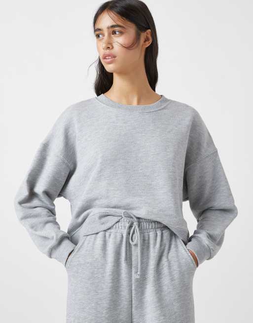 Pull and best sale bear grey sweatshirt