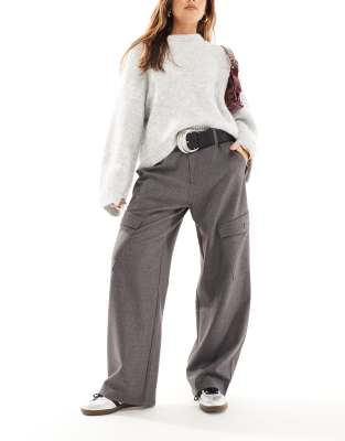 pull-bear-szare-spodnie-boj-wki-w-pr-ki-asos