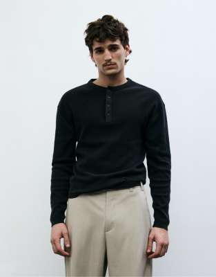 Pull & Bear - T-shirt à col Henley boutonné - Noir