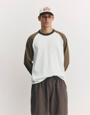 Pull & Bear - T-shirt à manches raglan longues - Chocolat-Brown