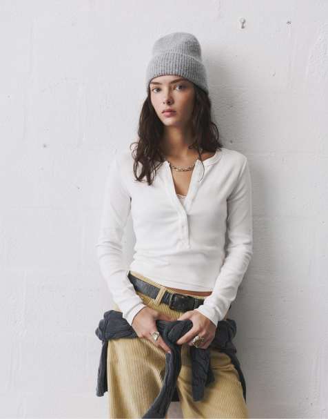 Pull&Bear - T-shirt aderente color ghiaccio con bottoni - view 1