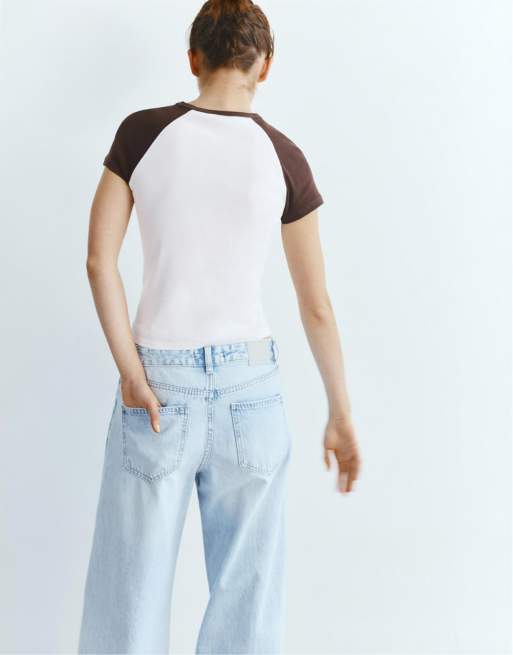 Pull&Bear - T-shirt con maniche raglan marrone, 4 di 4