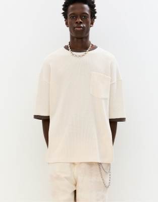 Pull & Bear - T-shirt en maille côtelée gaufrée - Beige-Neutre