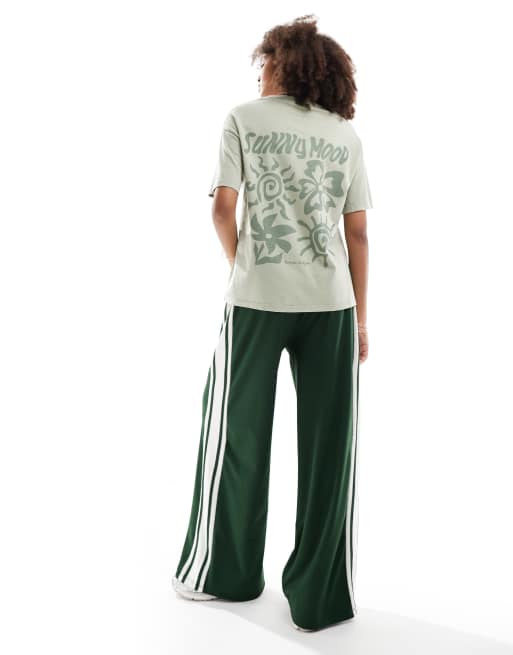 Pull&Bear – T-Shirt in Blassgrün mit farblich abgestimmtem „Sunny Mood“-Grafikprint