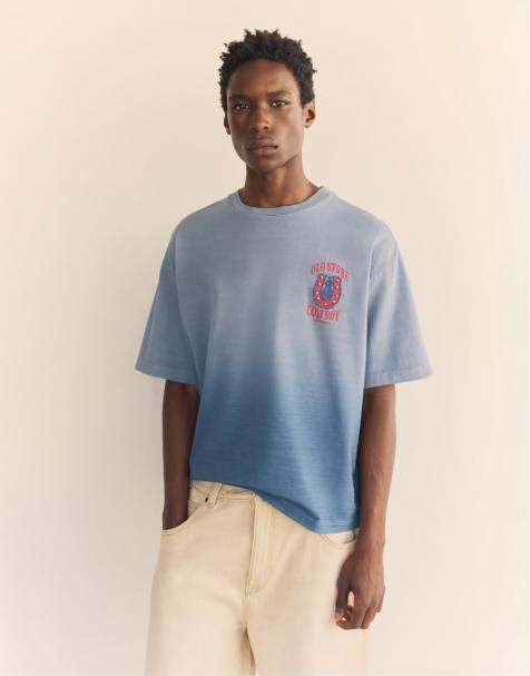 Pull&Bear – T-Shirt in Blau mit Farbverlauf und Nietenbesatz - view 1