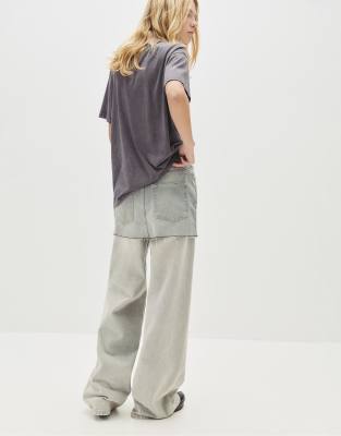 Pull & Bear - T-Shirt in Dunkelgrau mit tropischer Grafik