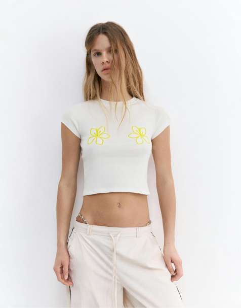 Pull&Bear – T-Shirt in Eisweiß mit Blumen-Grafik - view 1