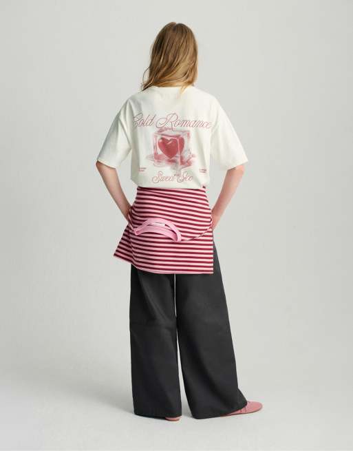 Pull&Bear – T-Shirt in Eisweiß mit Herz-Grafikprint, 2 von 4