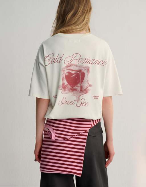 Pull&Bear – T-Shirt in Eisweiß mit Herz-Grafikprint, 4 von 4