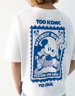 Pull & Bear - T-Shirt in Eisweiß mit Mickey-Mouse-Print