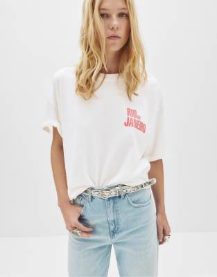 Pull & Bear - T-Shirt in Eisweiß mit „Rio de Janeiro"-Grafikprint