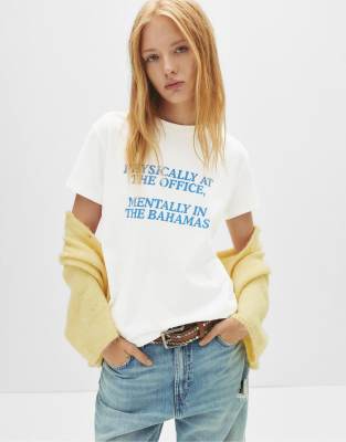 Pull & Bear - T-Shirt in Eisweiß mit Spruch