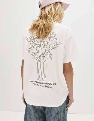 Pull & Bear - T-Shirt in Eisweiß mit Vasen-Print