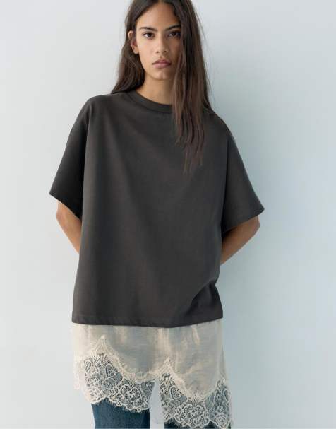 Pull&Bear – T-Shirt in Grau mit Kontrast-Design und Spitzensaum - view 1