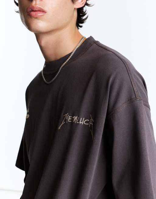 Pull&Bear – T-Shirt in Grau mit „Metallica“-Print, 3 von 4
