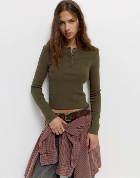 Pull&Bear – T-Shirt in Maulwurfbraun mit Henley-Ausschnitt - view 1