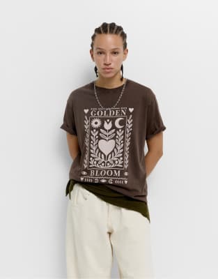 Pull & Bear - T-Shirt in Schokobraun mit „Golden Bloom"-Print-Bunt