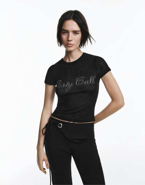 Pull&Bear – T-Shirt in Schwarz mit Slogan mit Strassverzierung - view 1