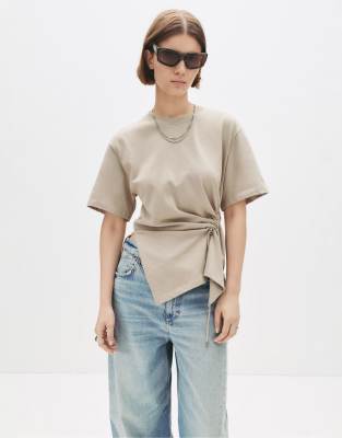 Pull & Bear - T-Shirt in Steinbeige mit geraffter Taille-Neutral