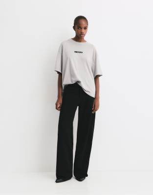 Pull & Bear - T-Shirt in verblasstem Schwarz mit „Pink Floyd"-Print-Grau