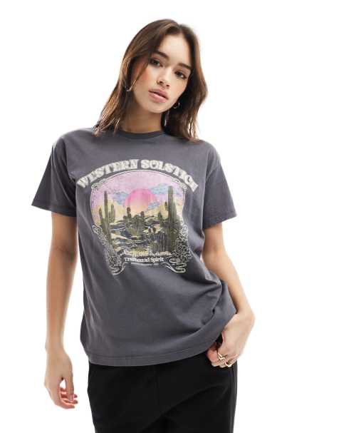 Pull&Bear – T-Shirt in verwaschenem Dunkelgrau mit „Western“-Print - view 1