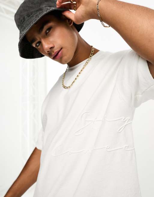 Pull&Bear - T-shirt in wit met borduursel in dezelfde tint