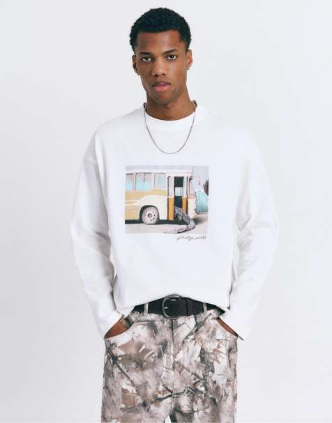 Pull&Bear – T-Shirt in Wollweiß mit Bus-Grafikprint - view 1