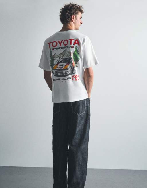 Pull&Bear T-Shirt in Wollweiß mit Regular Fit und Toyota-Print, 2 von 7