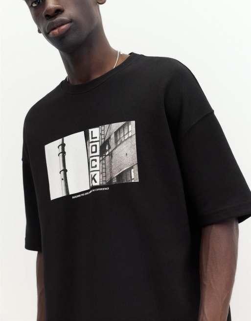 Pull&Bear t-shirt med korta ärmar i kraftigt tyg med fotografiskt tryck i svart, 3 av 7