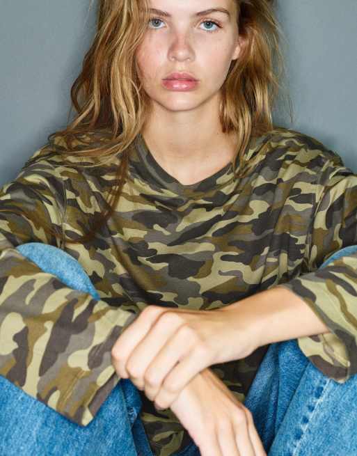Pull&Bear T-shirt met lange mouwen en print in kaki, 3 van 7