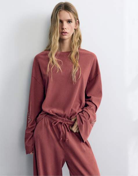 Pull&Bear T-shirt met lange mouwen en sterstuds in bordeauxrood - view 1