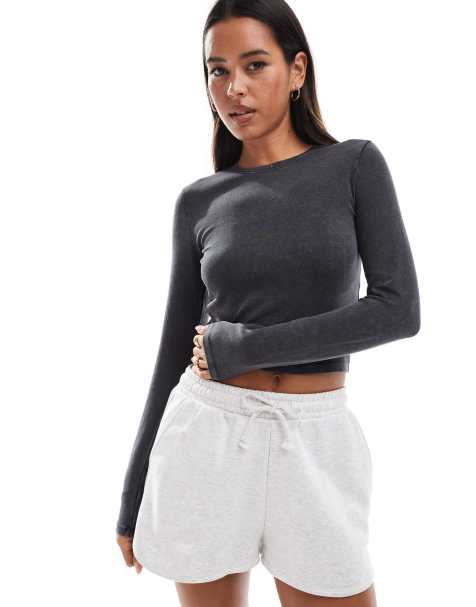 Pull&Bear - T-shirt met lange mouwen in donkergrijs met acid wash - view 1