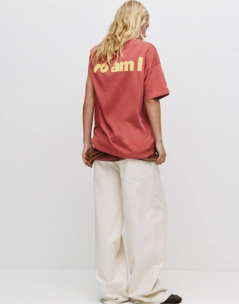Pull&Bear - T-shirt met slogan in rood - view 1